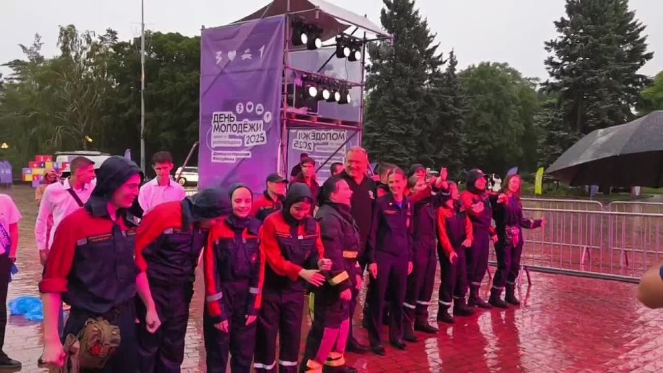 Алексей Кулемзин: С ДНЁМ МОЛОДЁЖИ! НАША МОЛОДЁЖЬ САМАЯ ЛУЧШАЯ!