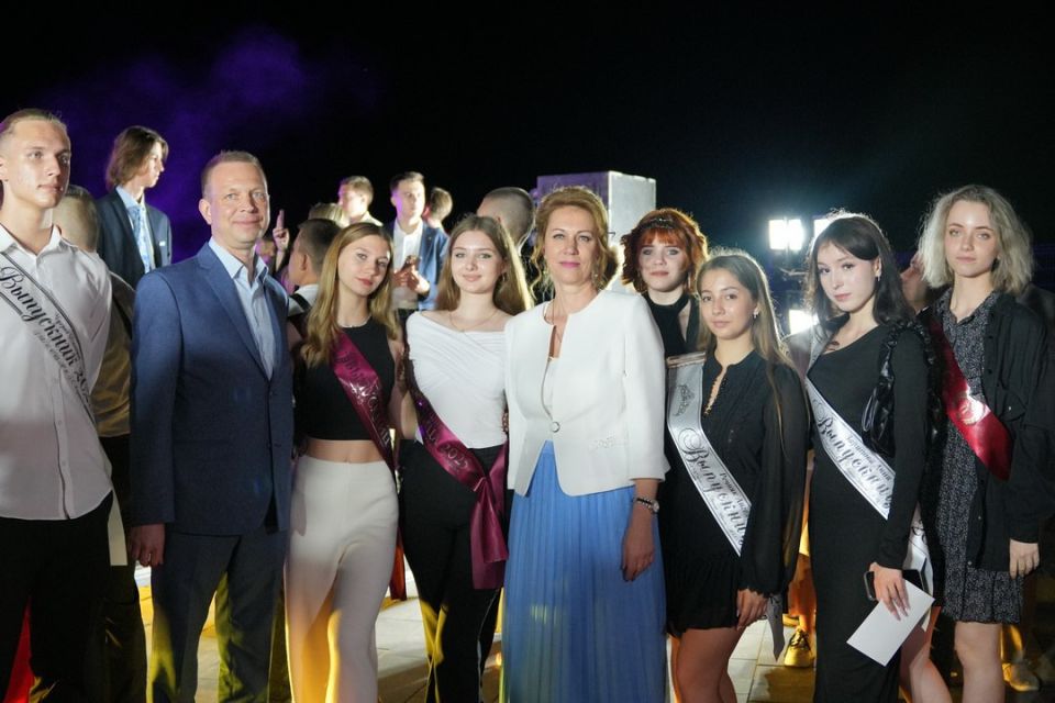 Олег Трофимов: В Донецкой Народной Республике прошел выпускной бал «Будущее Донбасса»