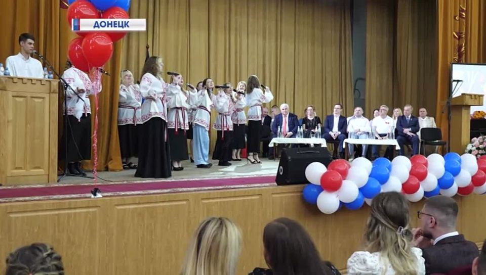 656 новых специалистов в белых халатах: В ДонГМУ вручили дипломы выпускникам