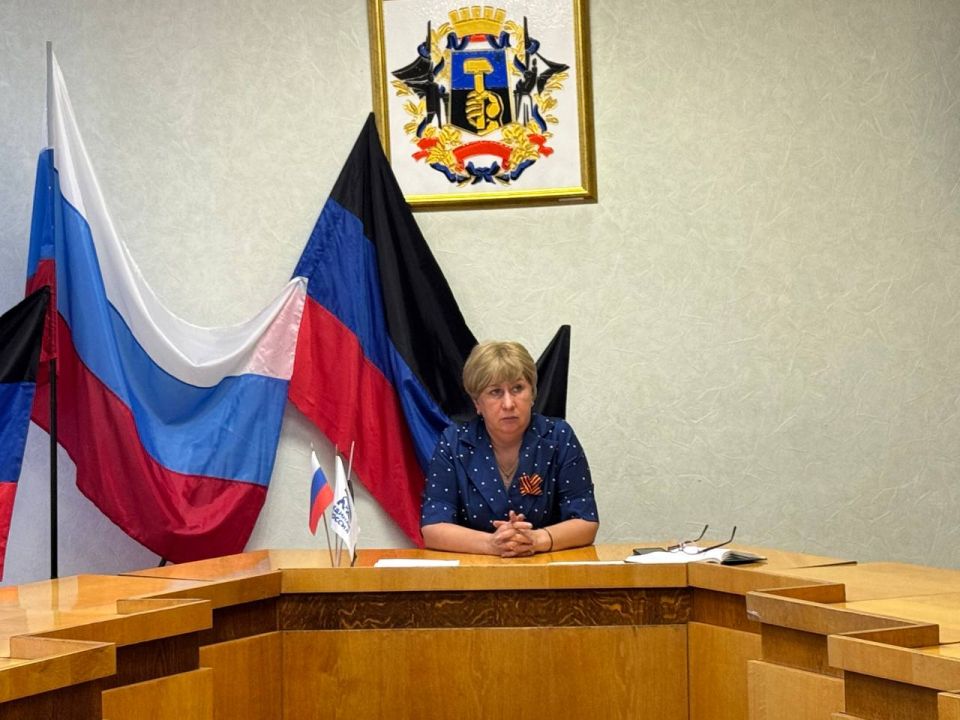 Елена Рязанцева: В Пролетарском районе прошло совещание с руководителями общеобразовательных учебных учреждений района по вопросам подготовки к новому учебному году