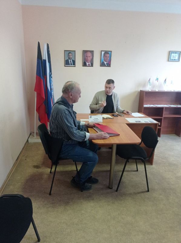 Сегодня, 1 июля, в общественной приемной партии "Единая Россия" Ленинского района города Донецка прошел прием Депутата Народного Совета Донецкой Народной Республики, председателя комитета Народного Совета по молодежной...