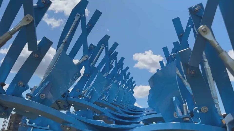 Артем Крамаренко: Когда мы говорим о восстановлении и развитии, в первую очередь имеем в виду тех, кто каждый день работает на своей земле — кормит, сеет, убирает, строит будущее