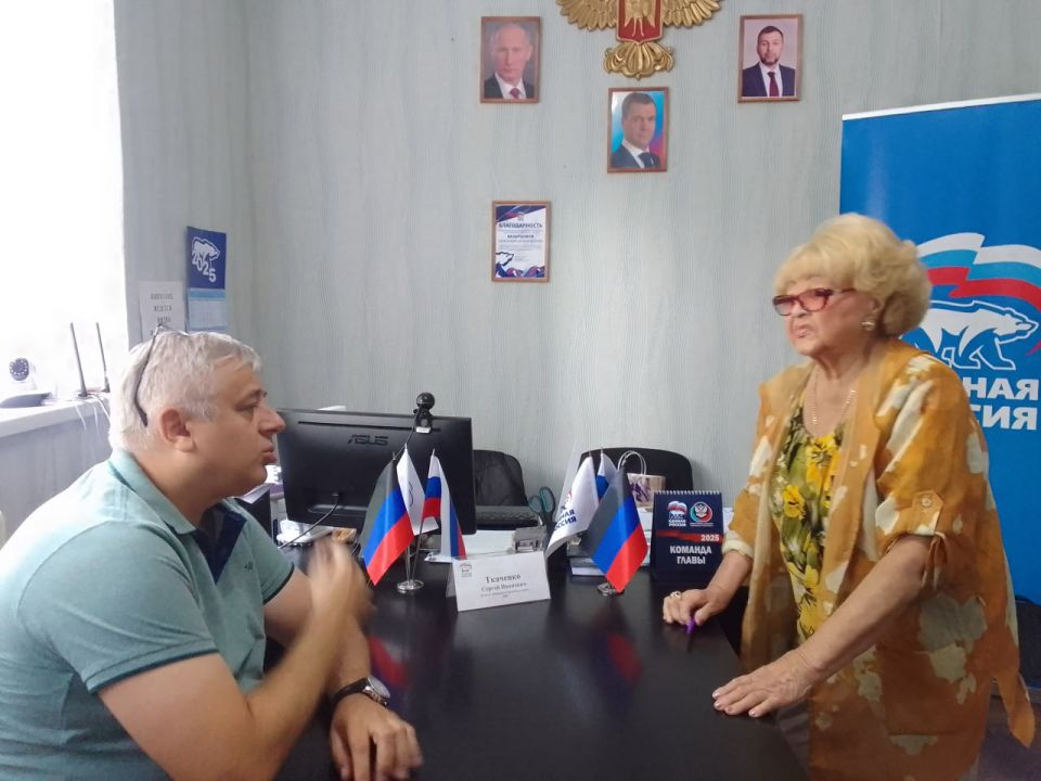 Юрий Будрин: Прием граждан. Сегодня 03 июля 2025 года в Кировском районе г. Донецка состоялся приём граждан в Общественной приемной Общественного Движения «Донецкая Республика» и Единой России