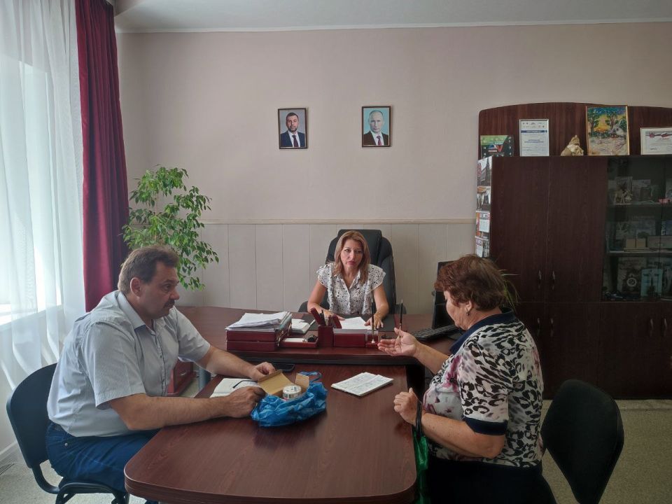 Юрий Будрин: Сегодня, 07 июля 2025 года, первый заместитель руководителя Управы Кировского внутригородского района Администрации городского округа Донецк ДНР Юлия Петрушина провела личный прием граждан