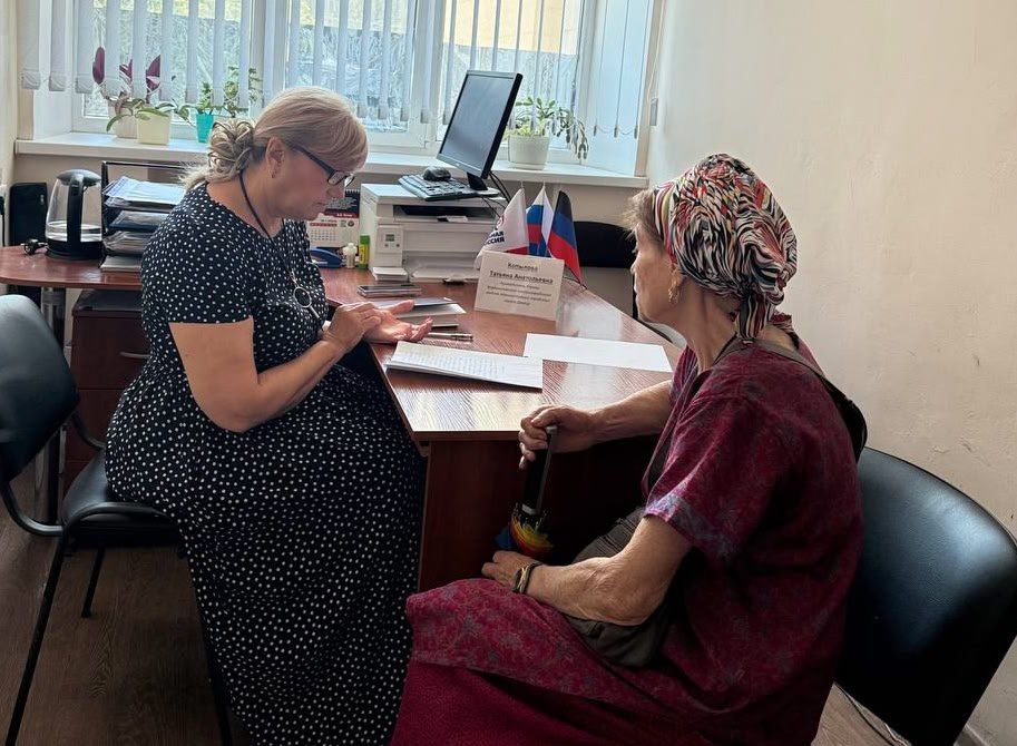 Сегодня, 8 июля, в общественной приёмной Партии «Единая Россия» Ворошиловского района города Донецка личный приём провела руководитель Управы Ворошиловского внутригородского района Администрации городского округа Донецк...