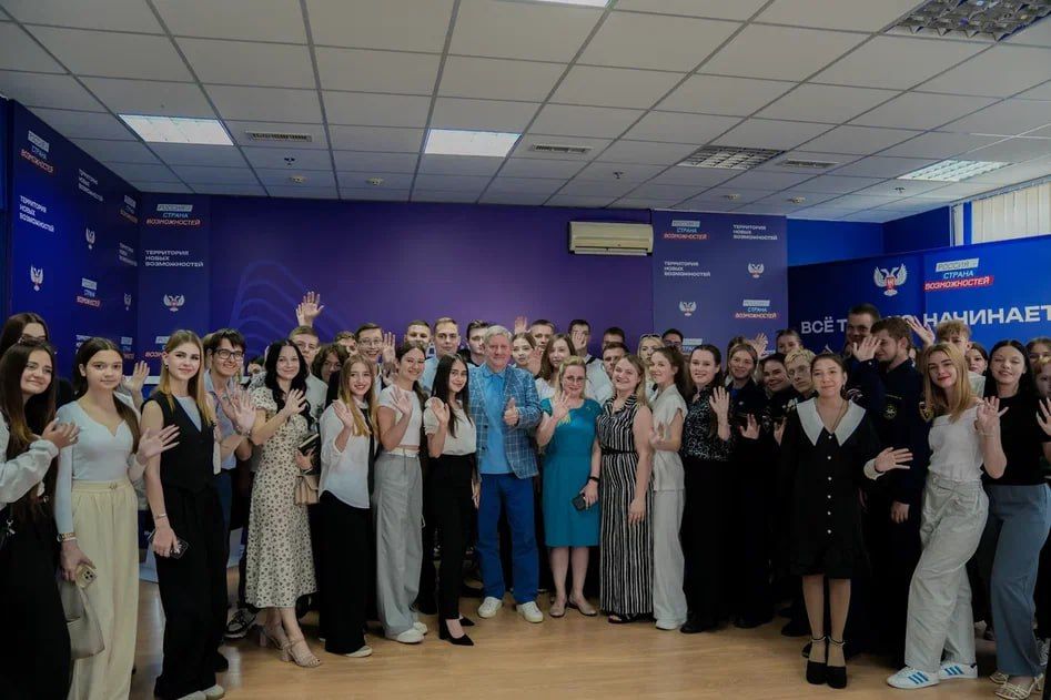 «Как человек, он очень интересный»: донецкая молодежь узнала о карьерном пути Андрея Черткова