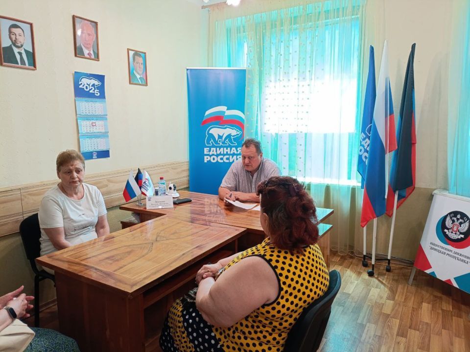 Валентин Левченко: Сегодня, в общественной приемной партии "Единая Россия" Киевского района провел очередной прием граждан