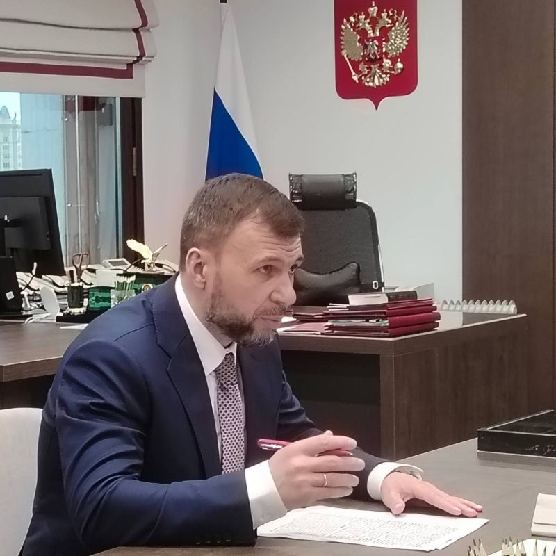 Денис Машков: Глава Донецкой Народной Республики Денис Пушилин обсудил с заместителем Председателя Правительства РФ Виталием Савельевым развитие Мариупольского морского порта и восстановление Донецкого аэропорта