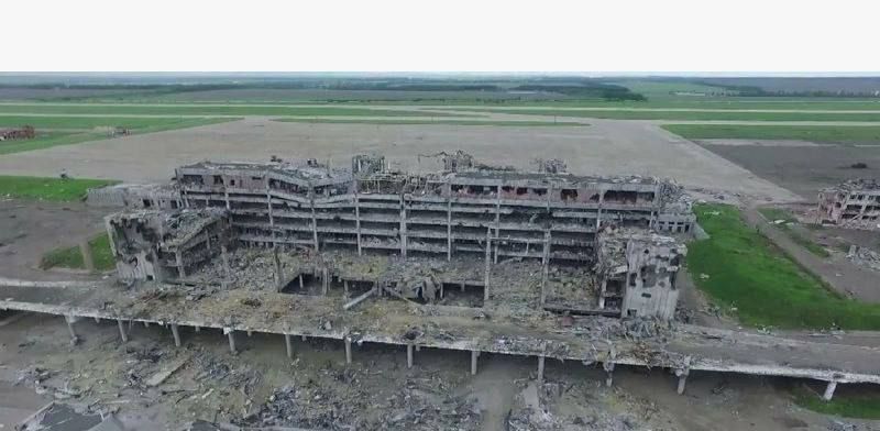 Министр транспорта ДНР Александр Бондаренко сообщил, что по поручению Главы Республики Дениса Пушилина начались подготовительные работы по восстановлению донецкого аэропорта