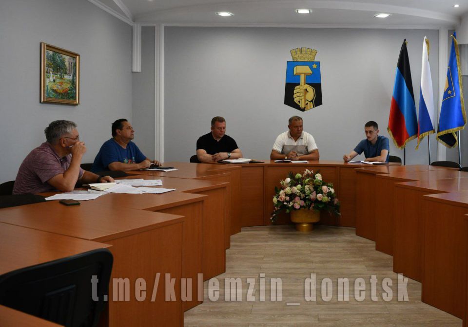 Алексей Кулемзин: По поручению Главы ДНР Дениса Пушилина провел рабочее совещание с Министром транспорта ДНР Александром Бондаренко