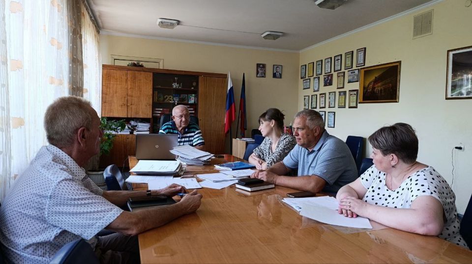 Наталья Бегуненко: Сегодня, 11 июля, первый заместитель руководителя Управы Петровского внутригородского района Администрации городского округа Донецк Плахутин Юрий Иванович провёл заседание комиссии по установлению...