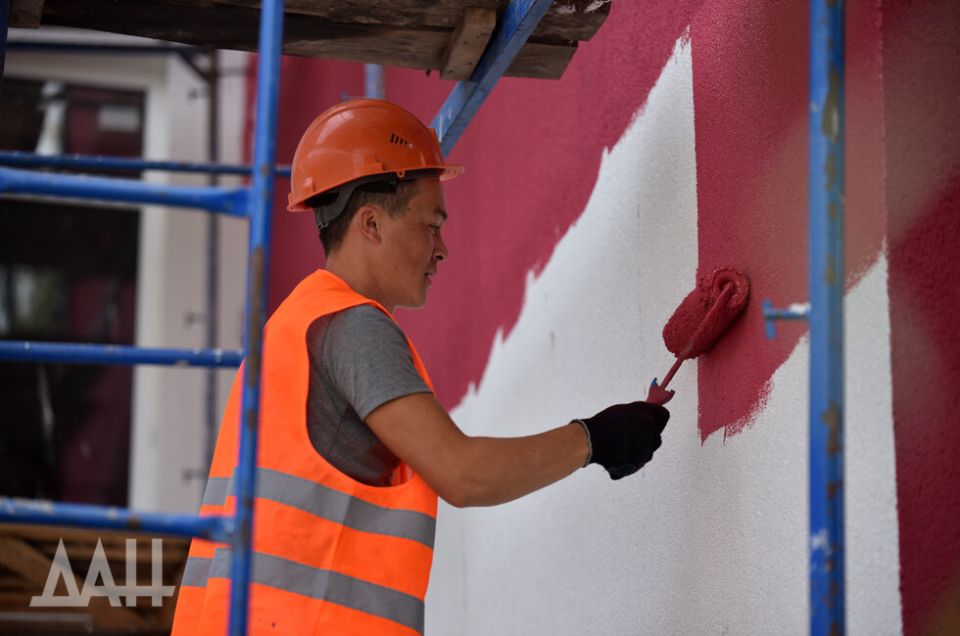 Порядка 30 учреждений образования Донецка восстановят до 2030 года