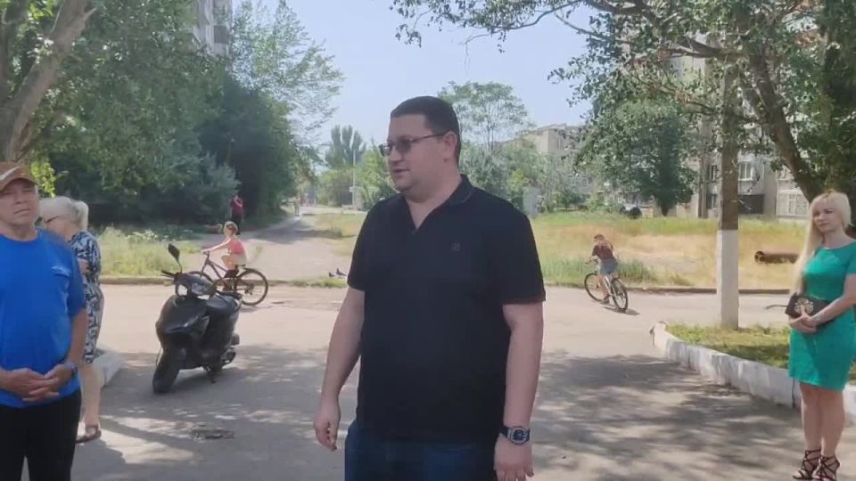 Юрий Мартынов: Сегодня провёл встречу с жителями микрорайона «Текстильщик» Кировского района города Донецка