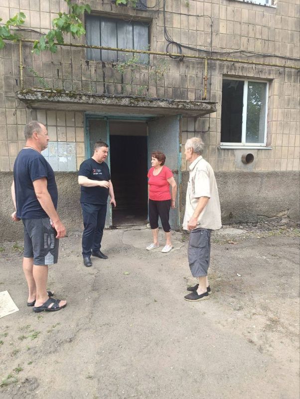 Председатель Народного Совета ДНР Константин Кузьмин продолжает работу по обращениям жителей поселка Широкий Ленинского района Донецка