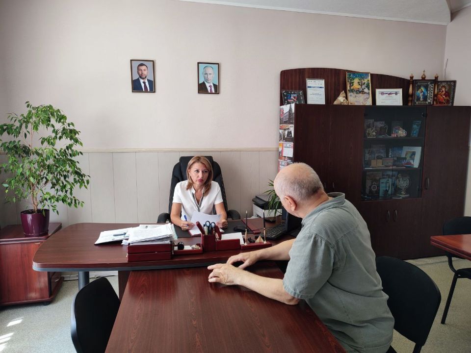 Юрий Будрин: Сегодня, 14 июля 2025 года, и. о. руководителя Управы Кировского внутригородского района Администрации городского округа Донецк ДНР Юлия Петрушина провела личный прием граждан