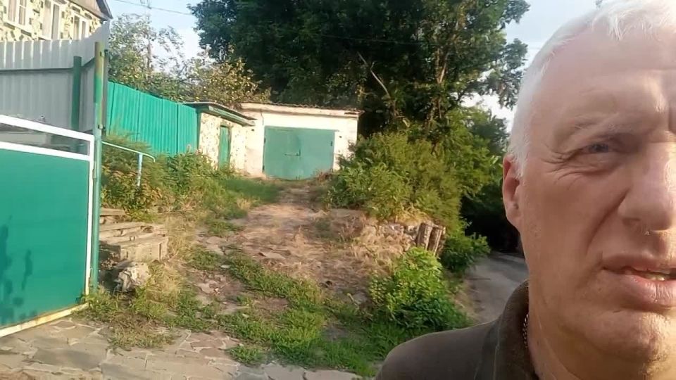 Андрей Бедило: Доброе дело одного дня.. Сегодня утром 14 июля 2025 года, по поручению Главы ДНР Дениса Владимировича Пушилина, встретился с жителями на месте порыва водовода на улице Байкальской г.о.Торез