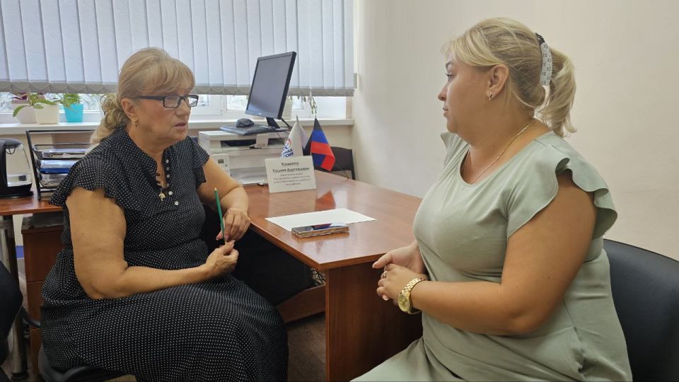 Сегодня, 15 июля, в общественной приёмной Партии «Единая Россия» Ворошиловского района города Донецка личный приём провела руководитель Управы Ворошиловского внутригородского района Администрации городского округа Донецк...