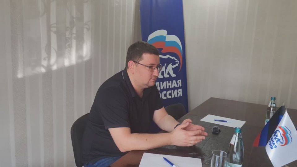 Юрий Мартынов: Вчера по поручению Главы Донецкой Народной Республики Дениса Владимировича Пушилина провёл встречу с жителями Тореза