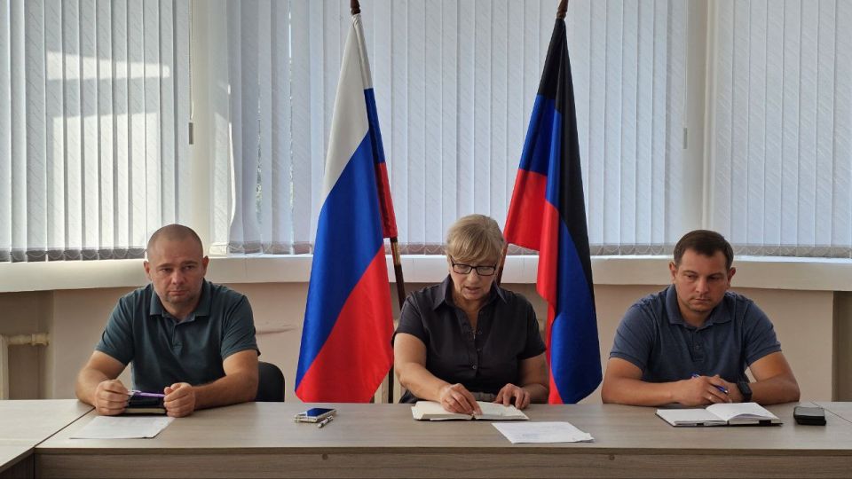 Татьяна Копылова: Сегодня, 16 июля, на аппаратном совещании Управы Ворошиловского внутригородского района Администрации городского округа Донецк обсуждались вопросы жизнедеятельности района, а именно: