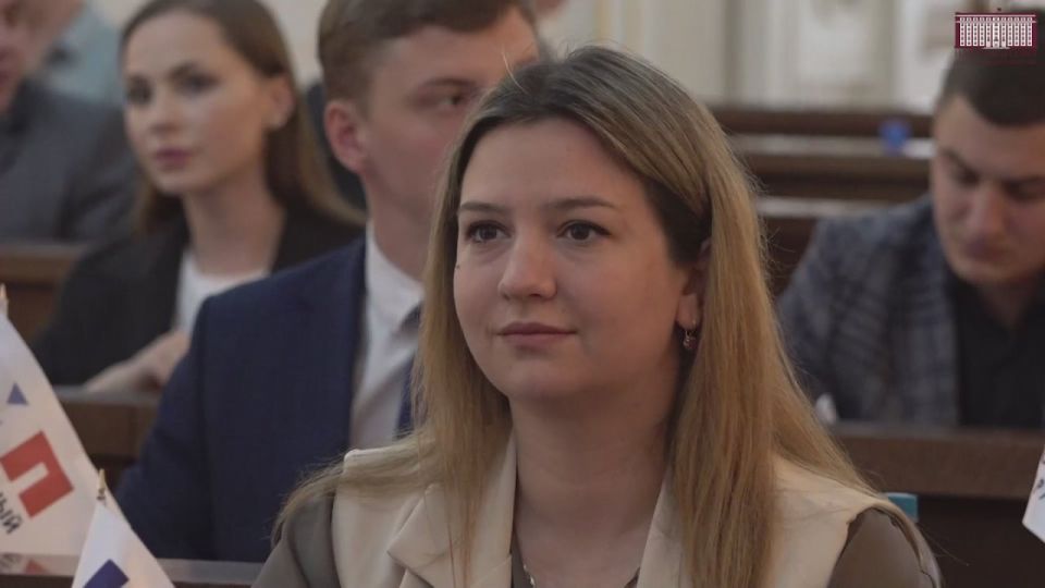 Четвертый созыв Молодежного Парламента Донецкой Народной Республики открыт торжественным пленарным заседанием