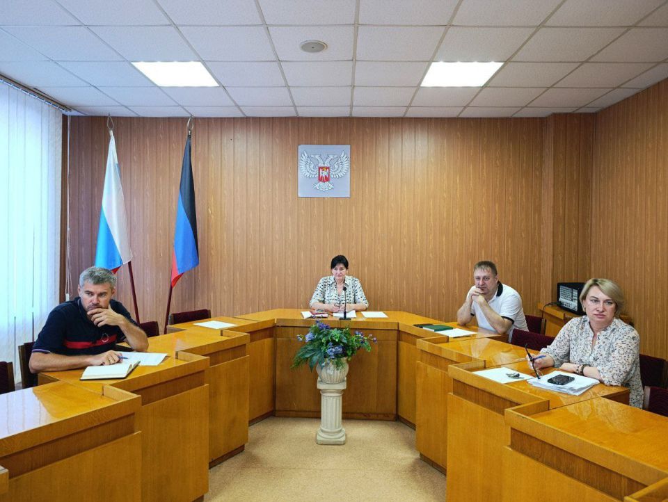 Михаил Меренков: Сегодня, 16 июля 2025 года, первый заместитель руководителя Управы Буденновского внутригородского района Администрации городского округа Донецк Елена Булавицкая провела аппаратное совещание с участием...