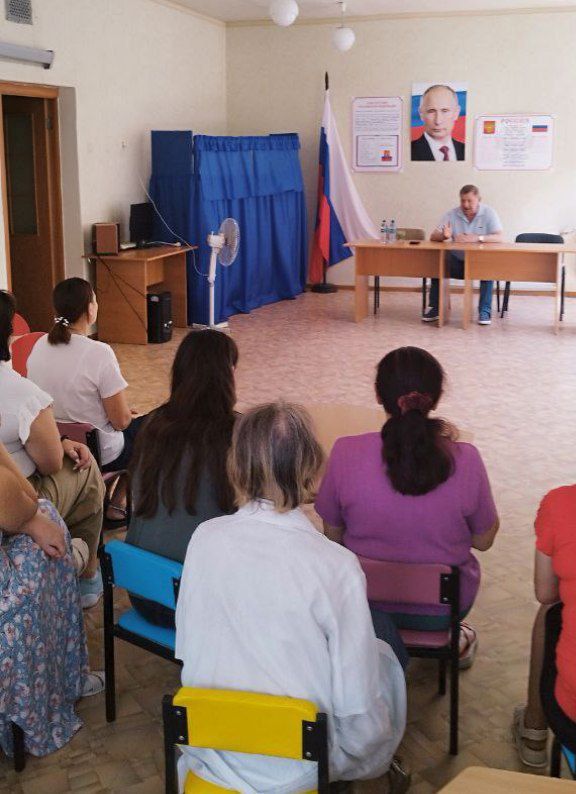 Валентин Левченко: Сегодня депутат Донецкого городского совета Сергей Скиданов провел встречу с трудовым коллективом ГКДОУ «Детский сад № 204 комбинированного вида г.о. Донецк»