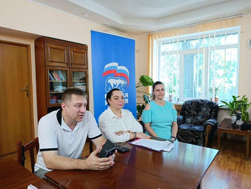 Михаил Меренков: Сегодня состоялась встреча с трудовым коллективом Государственного бюджетного учреждения Донецкой Народной Республики "Городская клиническая больница № 2 г. Донецка"