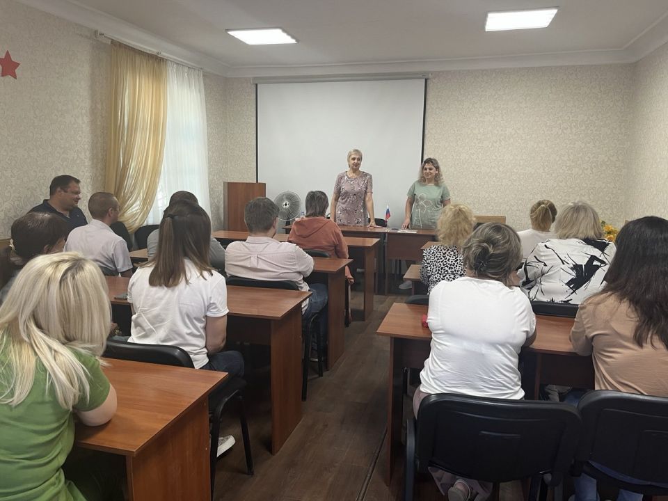 Сегодня, 16 июля, прошла встреча лидера общественного мнения Радько Натальи Сергеевны при участии исполняющего обязанности руководителя Управы Пролетарского внутригородского района Администрации городского округа Донецк...