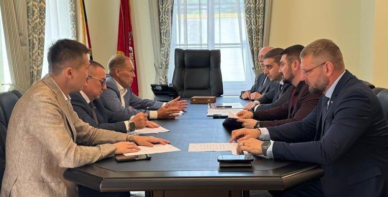 Андрей Луговой: Развитие спорта и строительство спортивных сооружений в новых российских регионах обсудили сегодня с однопартийцами на совещании у замминистра спорта Мгера Гандиляна