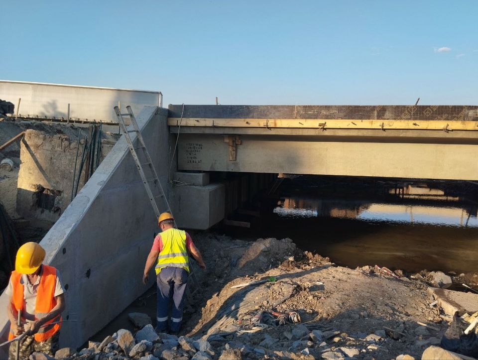 Александр Бондаренко: С коллегами из Росавтодора произвели осмотр восстанавливаемых участков региональных и федеральных дорог