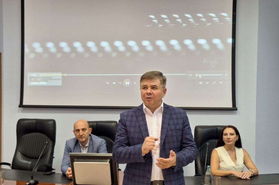 Донецкий металлургический завод намерен запустить домны и начать экспорт чугуна