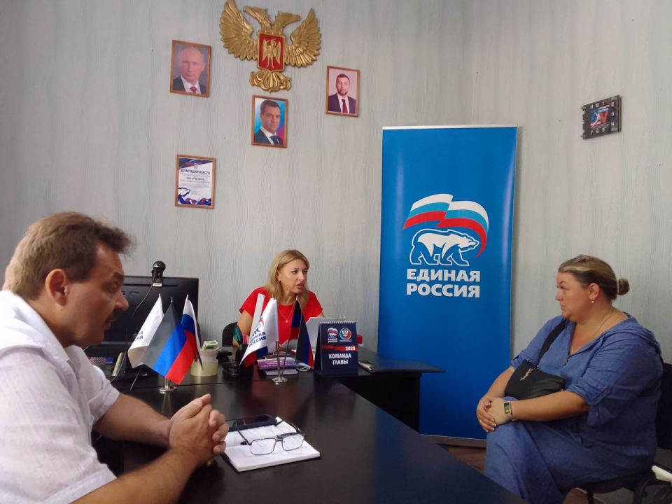 Юрий Будрин: Сегодня, 18 июля 2025 года в Кировском районе г. Донецка состоялся приём граждан в Общественной приемной Общественного Движения «Донецкая Республика» и Всероссийской политической партии Единая Россия