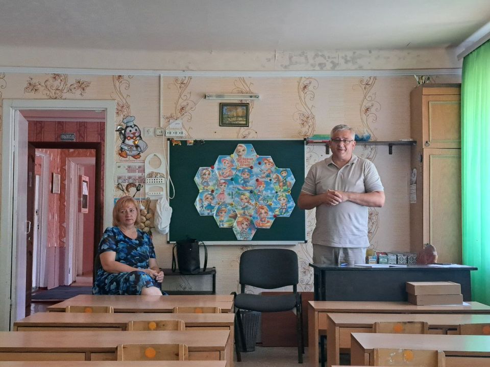 Юрий Будрин: Сегодня, 21 июля 2025 года, в Кировском районе города Донецк, в ГКДОУ "Детский сад № 163 г. о. Донецк" прошла встреча с трудовым коллективом