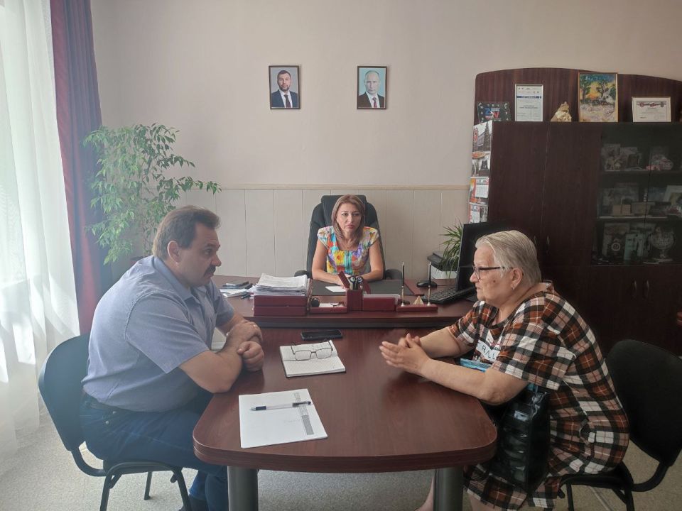 Юрий Будрин: Сегодня, 21 июля 2025 года, и. о. руководителя Управы Кировского внутригородского района Администрации городского округа Донецк ДНР Юлия Петрушина провела личный прием граждан