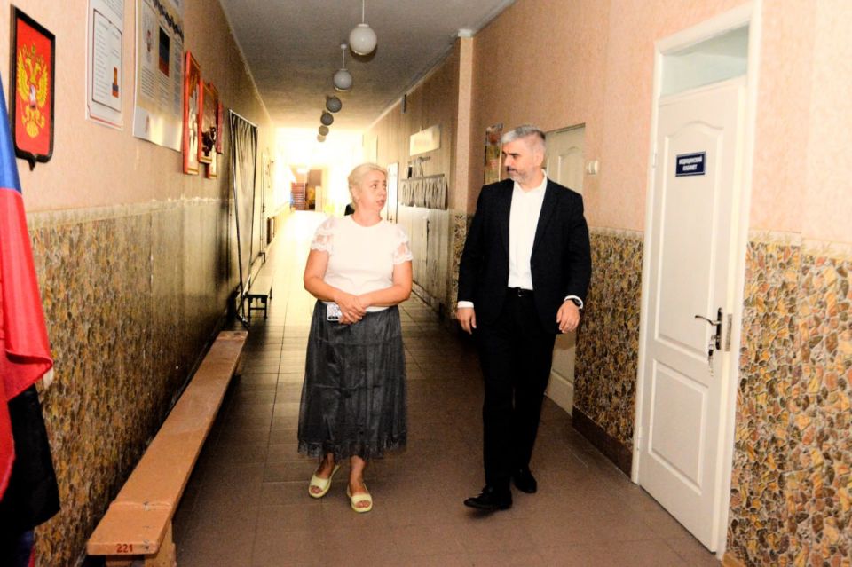 Алексей Дорофеев: Сегодня с рабочим визитом посетил стены Донецкой школы № 31. В рамках поручений, данных Главой Республики Денисом Владимировичем Пушилиным, мы продолжаем проверять готовность наших учебных заведений к...