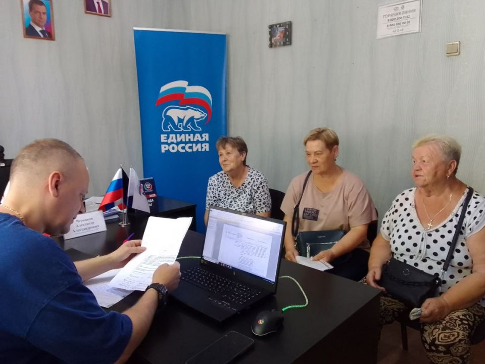 Юрий Будрин: Сегодня, 23 июля 2025 года в Кировском районе г. Донецка состоялся приём граждан в Общественной приемной Общественного Движения «Донецкая Республика» и Всероссийской политической партии Единая Россия