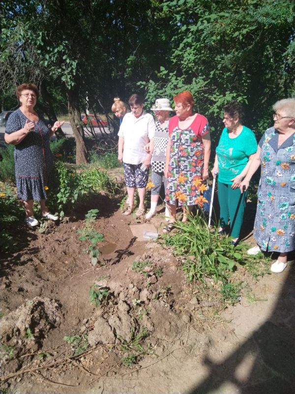 Юрий Будрин: 23 июля 2025 года, заместитель председателя городского Совета ветеранов, лидер общественного мнения, Татьяна Гнеушева провела встречу ветеранов, пенсионеров по адресу улица Шутова, 28-а