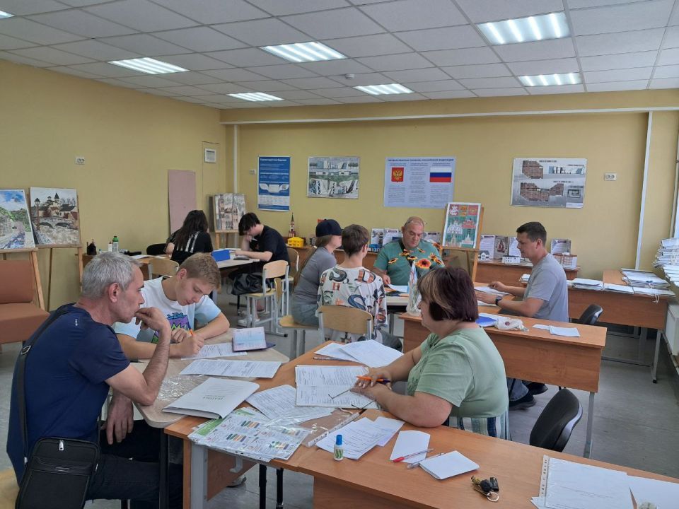 Техникумы набирают популярность: в ДНР растет востребованность рабочих профессий