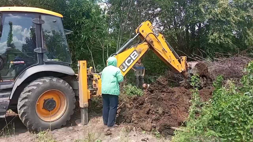 Вода — основа жизни!. Более 50 депутатов каждый день лично контролируют устранение аварий на сетях водоснабжения - вместе с коммунальными службами и представителями муниципалитетов уже удалось устранить более 200 порывов