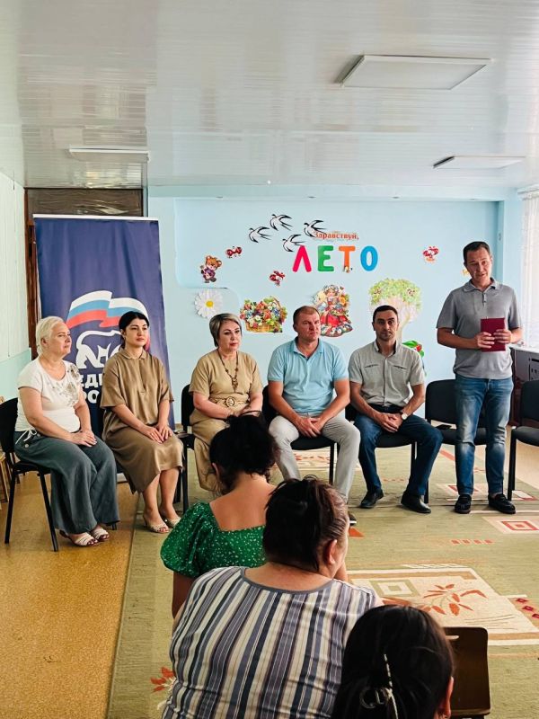 Депутат Андрей Филатов провел встречу с жителями Донецка в Пролетарском районе города