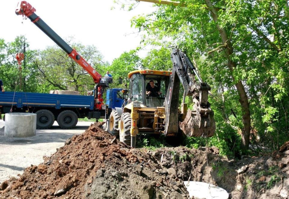 Иван Приходько: Прошло углубленное обсуждение актуальной проблемы нехватки воды с участием ключевых ведомств: Министерства природных ресурсов ДНР, ГУП ДНР «Вода Донбасса» и «Донбасстеплоэнерго», а также представителей...