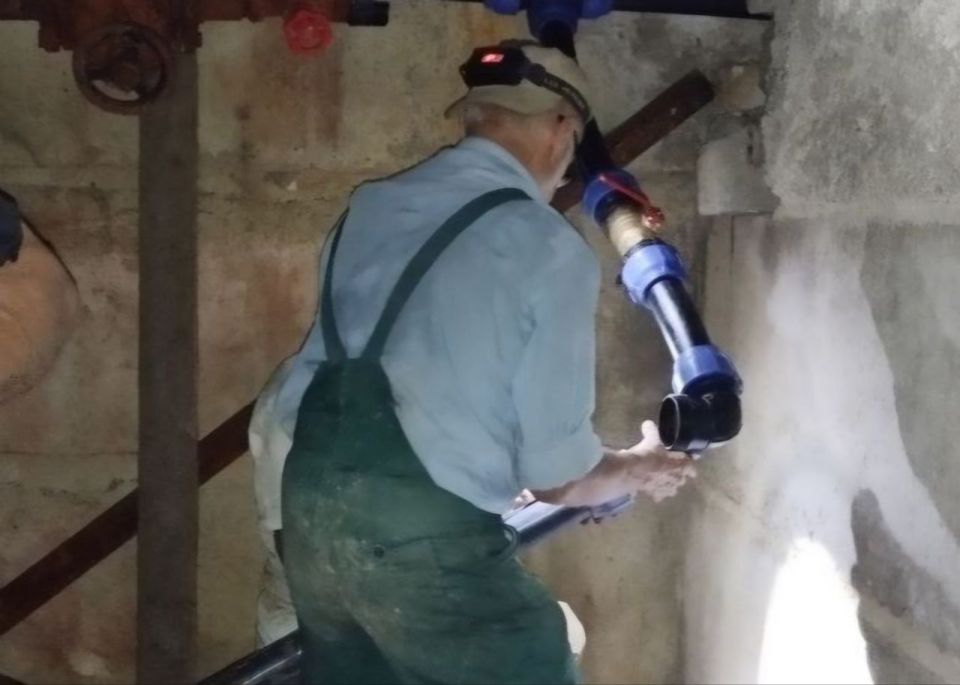 Иван Адамец: Каждый день специалисты управляющей компании устраняют аварийные ситуации в многоквартирных домах