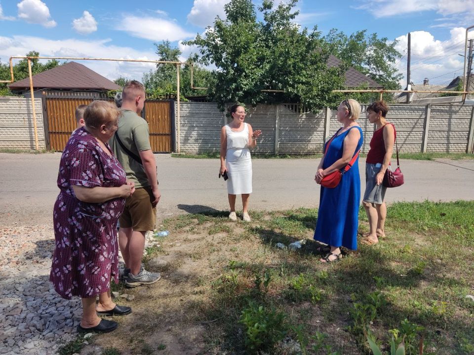 По поручению Главы ДНР Дениса Пушилина, сегодня, 25.07.2025 по ул. Одесской на пересечении с ул. Гонимова состоялась встреча руководителя Управы Ленинского внутригородского района администрации городского округа Донецк...
