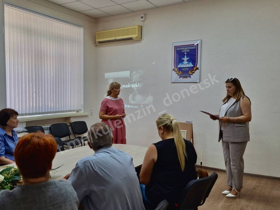 В Управе Ворошиловского внутригородского района состоялось мероприятие, посвященное Дню памяти детей - жертв войны в Донбассе