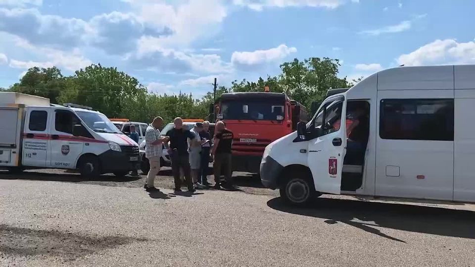 Первые 33 водовоза, отправленные в республику из Москвы, прибыли в Донецк