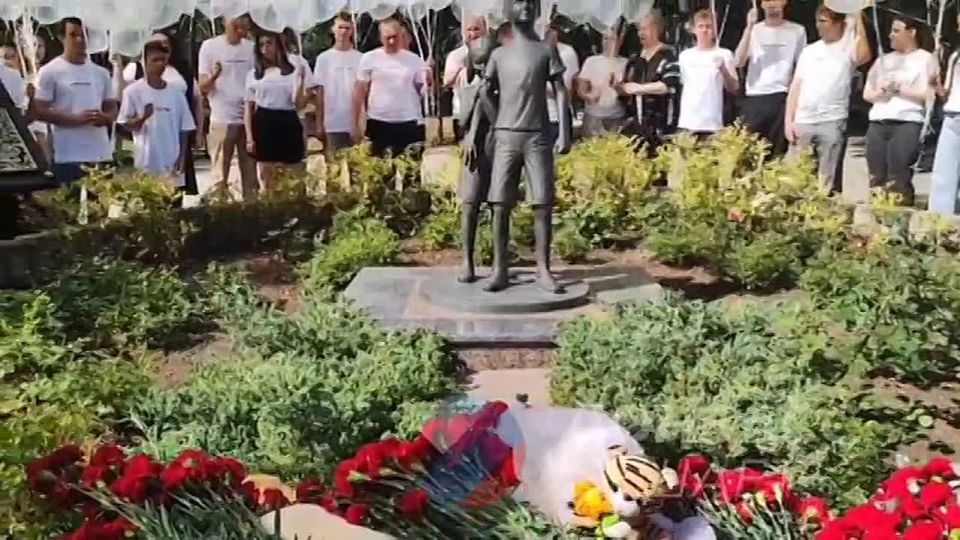 В Донецке почтили память погибших детей Донбасса