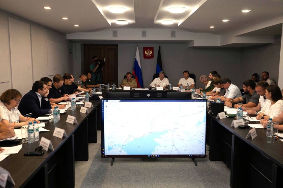 Марат Хуснуллин: Также провёл совещание по вопросам социально-экономического развития Донецкой Народной Республики