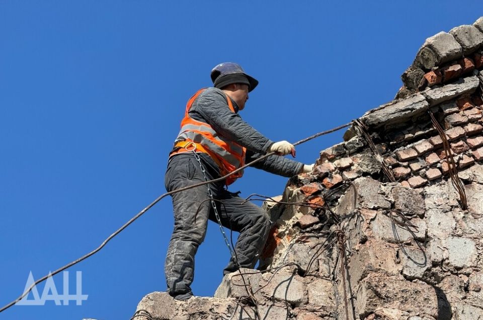 Восстановление бывших прифронтовых районов Донецка расписано на три года вперед