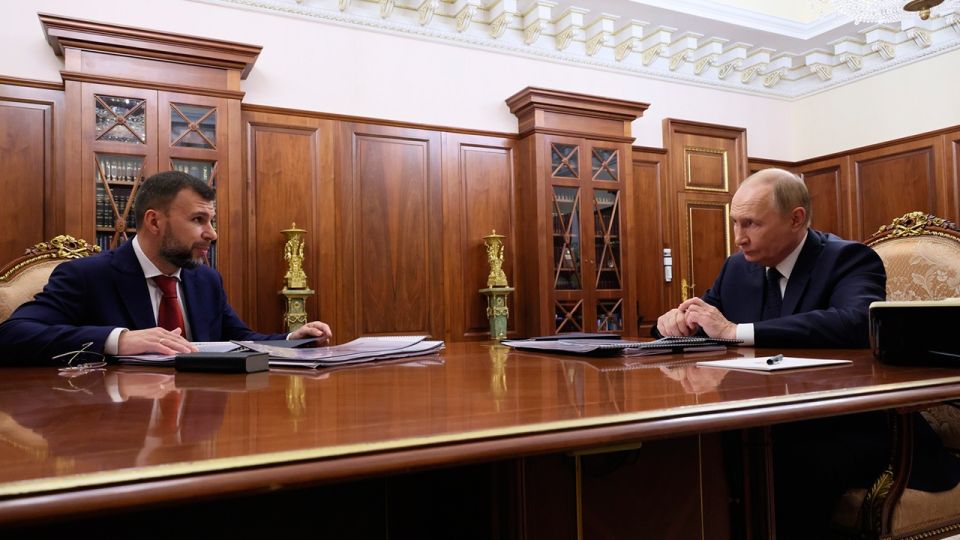 Пушилин рассказал Путину о планах восстановить четыре района Донецка