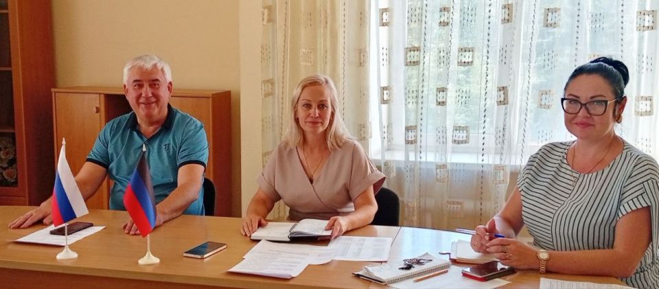 Наталья Бегуненко: Сегодня, 6 августа, руководитель Управы Петровского внутригородского района Администрации городского округа Донецк Бегуненко Наталья провела еженедельное аппаратное совещание